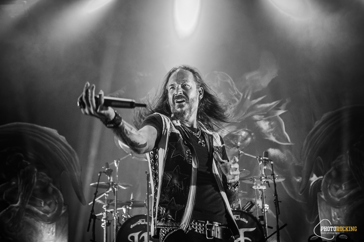 Hammerfall-1.jpg