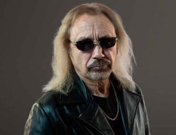 JUDAS PRIEST BASSIST IAN HILL TO RETIRE – “I’VE BEEN STRUGGLING WITH THE ONSET OF THE EVIL ARTHRITIS”
