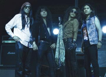 SAVAGE GRACE DEBUT "STAR CROSSED LOVERS" MUSIC VIDEO