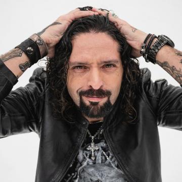 RONNIE ROMERO PREMIERS MUSIC VIDEO FOR COVER OF JUDAS PRIEST'S "TURBO LOVER"; RAISED ON HEAVY RADIO ALBUM OUT NOW