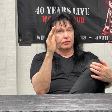 W.A.S.P.'S BLACKIE LAWLESS SHARES HILARIOUS CLIFF BURTON STORY FROM 1985 CONCERT WITH METALLICA