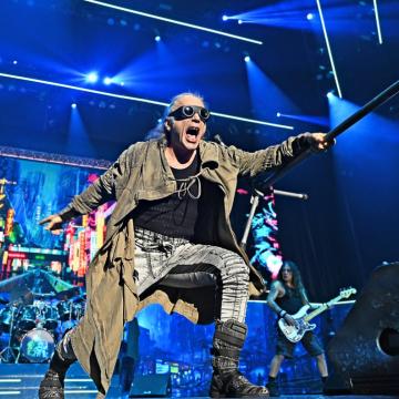 ANNIHILATOR FOUNDER JEFF WATERS WEIGHS IN ON IRON MAIDEN'S LONDON SHOW - "BRUCE DICKINSON SINGS BETTER LIVE THAN ALMOST ANY METAL SINGER TODAY, OF ANY AGE"
