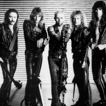 ROB HALFORD ON JUDAS PRIEST'S MTV SUCCESS - "OH, MY GOD, LOOK! IT'S ME ON THE TV AND THERE'S A SLICE OF PEPPERONI IN MY LEFT HAND"