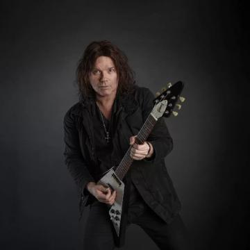 EUROPE GUITARIST JOHN NORUM REFLECTS ON HEARING "THE FINAL COUNTDOWN" DEMO FOR THE FIRST TIME - "ARE WE BECOMING DEPECHE MODE?"