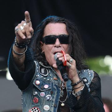 RATT FRONTMAN STEPHEN PEARCY SHARES MONSTERS OF ROCK CRUISE 2023 RECAP; FAN-FILMED PERFORMANCE VIDEO AVAILABLE