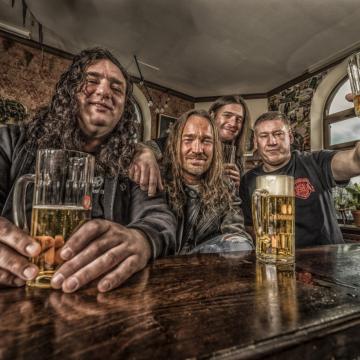 TANKARD CELEBRATE 40TH ANNIVERSARY WITH DELUXE BOX SET, FOR A THOUSAND BEERS; NEW VIDEO FOR "(EMPTY) TANKARD" STREAMING