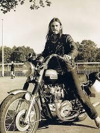 ΟΙ ΣΥΝΤΑΚΤΕΣ ΤΟΥ METALZONE ΤΙΜΟΥΝ ΤΟΝ LEMMY
