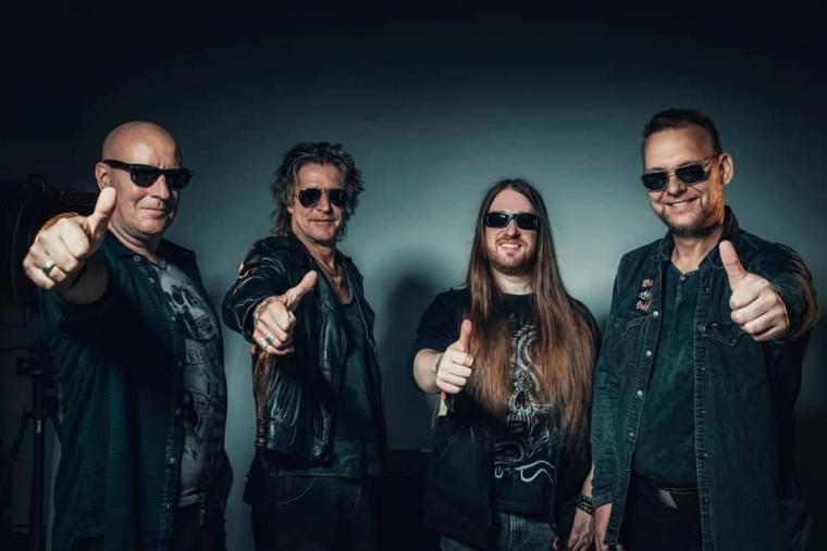 IRON SAVIOR - "THE BATTLE (2022)" FEATURING HELLOWEEN GUITARIST KAI HANSEN STREAMING