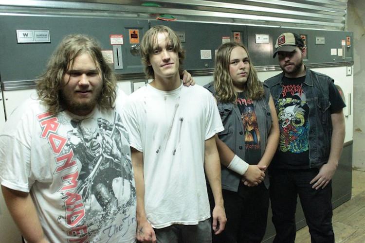 CHILDREN OF THE REPTILE: LIVE ΑLBUM ME TITΛΟ "LIVE AND CHAOTIC" 