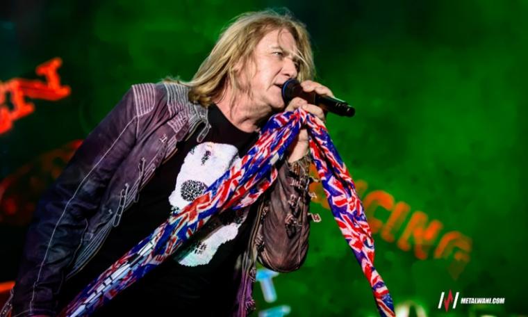 Ο JOE ELLIOT, DEF LEPPARD’S FRONTMAN, ΑΝΑΣΚΕΥΑΖΕΙ ΣΧΟΛΙΑ ΓΙΑ ΤΟΥΣ AC/DC