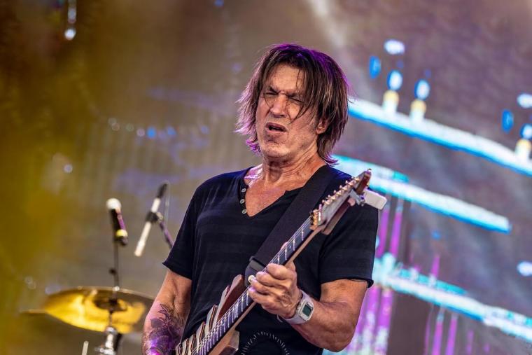 GEORGE LYNCH STREAMING NEW TRACK "BORRACHO BOOGIE DELUX"