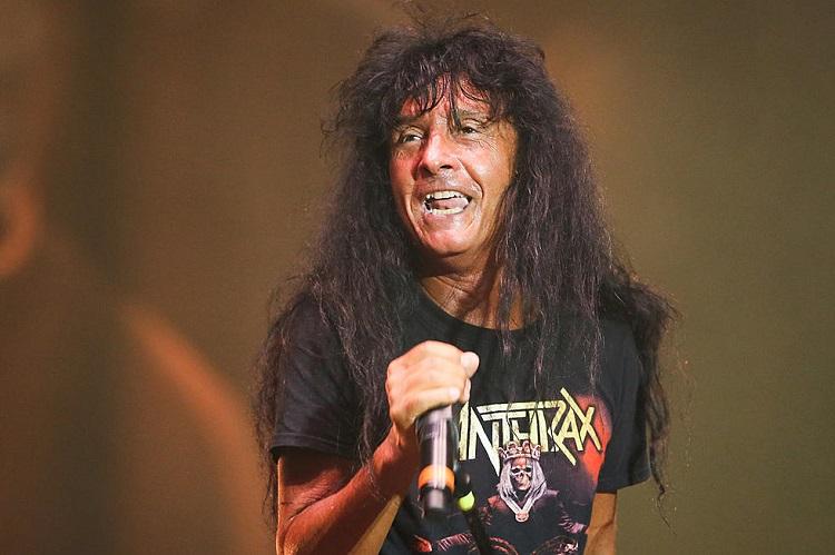 Ο JOEY BELLADONNA TΩΝ ΑΝΤΗRAX ΔΙΑΣΚΕΥΑΖΕΙ JOURNEY!