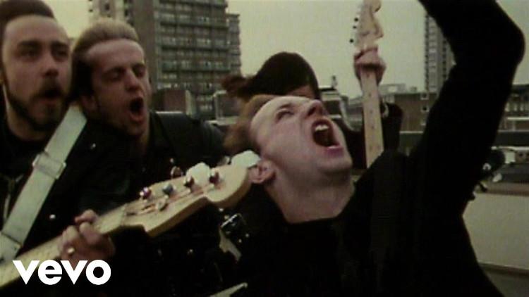 JUDAS PRIEST: OFFICIAL LYRIC VIDEO ΓΙΑ ΤΟ "BREAKING THE LAW"