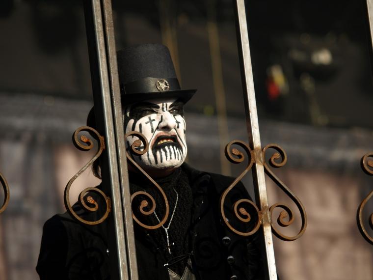 KING DIAMOND AT WORK ON LYRICS FOR NEW ALBUM