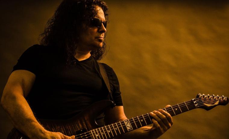 UFO GUITARIST VINNIE MOORE TO RELEASE DOUBLE EXPOSURE ALBUM IN NOVEMBER