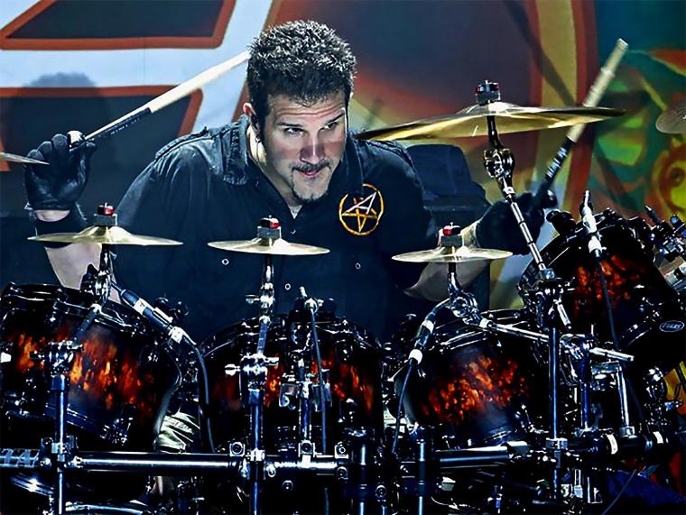 CHARLIE BENANTE: ΕΧΩ ΓΡΑΨΕΙ ΥΛΙΚΟ ΓΙΑ ΤΟΝ ΝΕΟ ΔΙΣΚΟ ΤΩΝ  ANTHRAX