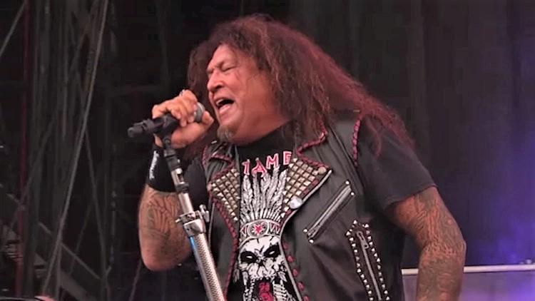 CHUCK BILLY: ΘΕΤΙΚΟΣ ΣΤΟΝ ΚΟΡΩΝΟΪΟ Ο ΤΡΑΓΟΥΔΙΣΤΗΣ ΤΩΝ TESTAMENT 