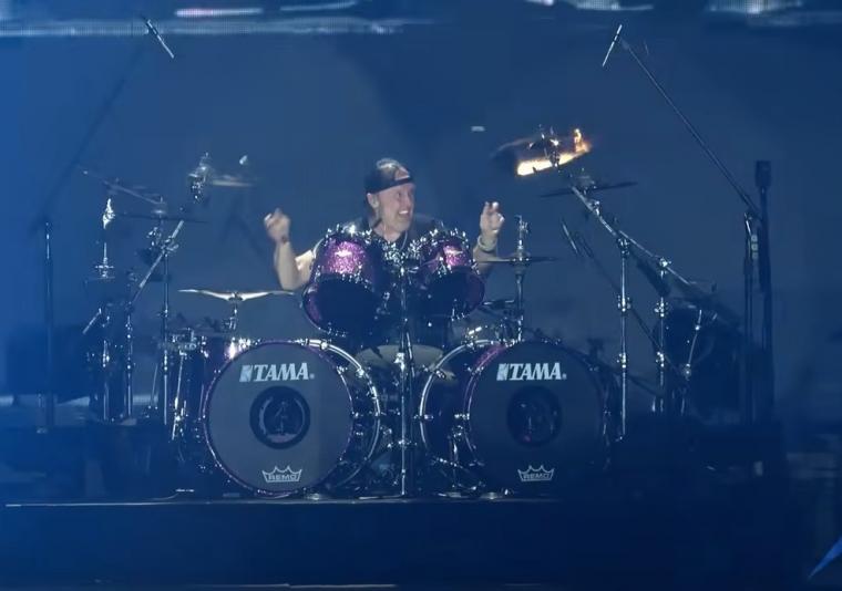 METALLICA PERFORMS "NO REMORSE" IN PORTO ALEGRE, BRAZIL; PRO-SHOT VIDEO STREAMING