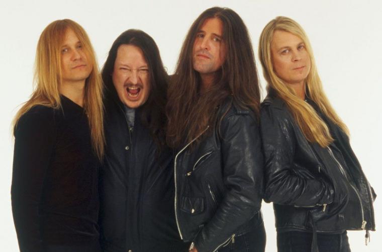 ΔΕΙΤΕ ΟΛΟΚΛΗΡΗ ΤΗΝ ΕΜΦΑΝΙΣΗ ΤΩΝ SAVATAGE ΑΠΟ ΤΗΝ ΠΕΡΙΟΔΕΙΑ ΤΟΥΣ ΓΙΑ ΤΟ POETS AND MADMEN (2001)