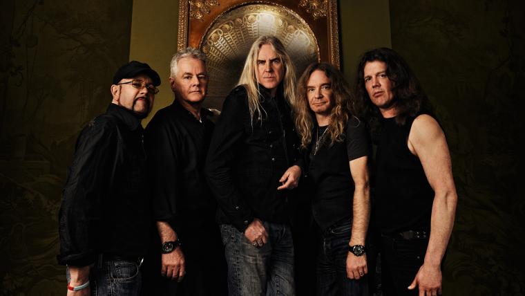 SAXON: ΚΥΚΛΟΦΟΡΟΥΝ ΤΟ 'Thunderbolt' ΤΟΝ ΙΑΝΟΥΑΡΙΟ ΤΟΥ 2018 