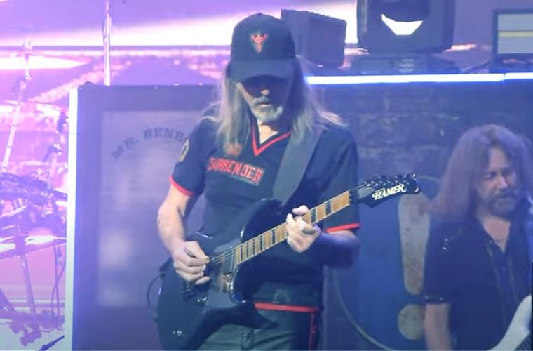 GLENN TIPTON PERFORMS WITH JUDAS PRIEST IN OAKLAND, CALIFORNIA; VIDEO