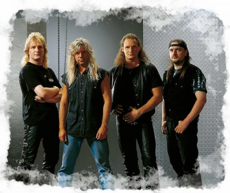PRIMAL FEAR LAUNCH LYRIC VIDEO FOR REMASTERED VERSION OF "RUNNING IN THE DUST"