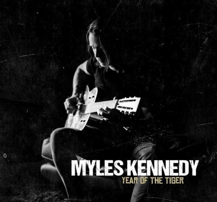 MYLES KENNEDY: LYRIC VIDEO ΜΕΣΑ ΑΠΟ ΤΟΝ ΝΕΟ SOLO ΔΙΣΚΟ ΤΟΥ